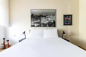 Spacious Flat w Balcony 3 min to Kadikoy Square