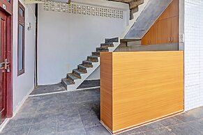 Super OYO 91497 Waskita Residence Syariah