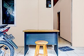 OYO 90743 Kartini Populer