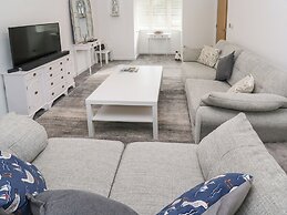 20 The Walled Garden