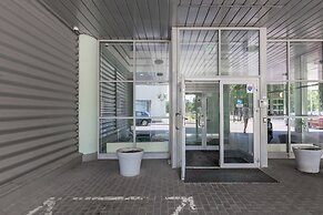 Trendy Warsaw Apartment by Renters