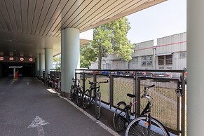 Trendy Warsaw Apartment by Renters
