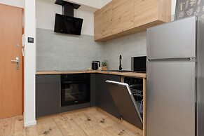 Trendy Warsaw Apartment by Renters