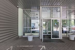 Trendy Warsaw Apartment by Renters