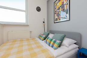 Trendy Warsaw Apartment by Renters