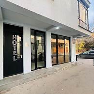 16 Simon Chikovani St