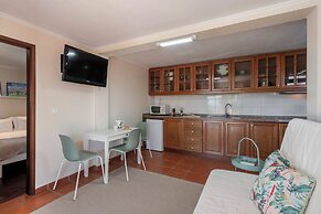Apartment With Garden - Casa Frangipani