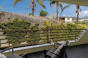Pool and sea View - Calheta Victory View