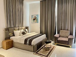 Lisa Suites