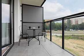 Bright & Modern Apartment by Renters