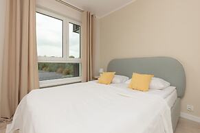 Bright & Modern Apartment by Renters