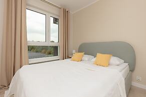 Bright & Modern Apartment by Renters