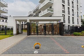 Bright & Modern Apartment by Renters