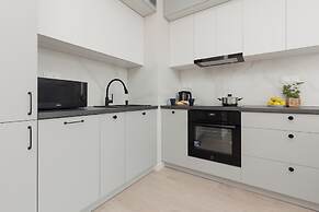 Bright & Modern Apartment by Renters