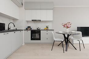 Bright & Modern Apartment by Renters