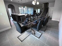 Balmoral Resort-164aa 6 Bedroom Home by RedAwning