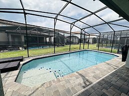 Balmoral Resort-164aa 6 Bedroom Home by RedAwning