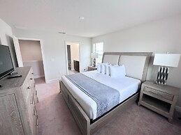 Balmoral Resort-164aa 6 Bedroom Home by RedAwning