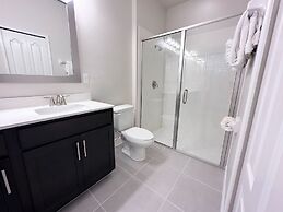 Balmoral Resort-164aa 6 Bedroom Home by RedAwning