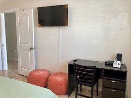 Heliconia House 2 Bedroom Villa by RedAwning