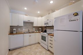 Heliconia House 2 Bedroom Villa by RedAwning