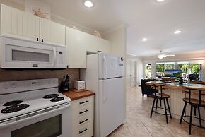 Heliconia House 2 Bedroom Villa by RedAwning