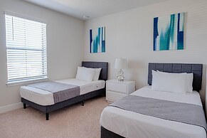 Balmoral Resort-230mcv 6 Bedroom Home by RedAwning