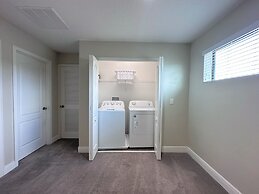 Balmoral Resort-195mcv 4 Bedroom Home by RedAwning