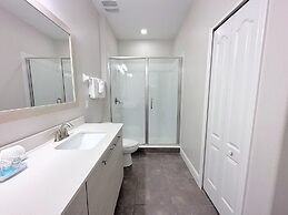 Balmoral Resort-195mcv 4 Bedroom Home by RedAwning