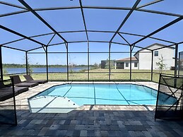 Balmoral Resort-195mcv 4 Bedroom Home by RedAwning