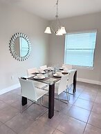 Balmoral Resort-195mcv 4 Bedroom Home by RedAwning