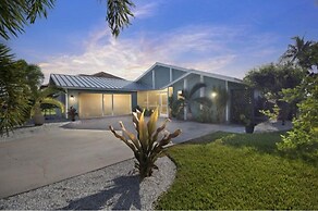 Awesome Location with Dock, Pool, Bicycles & Kayaks by RedAwning