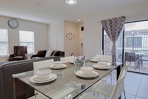 Balmoral Resort-117kb 3 Bedroom Townhouse by RedAwning