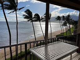 Kihei Beach #504 1 Bedroom Condo by RedAwning