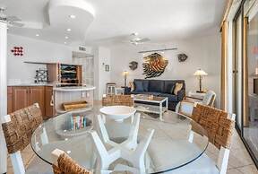Kihei Beach #504 1 Bedroom Condo by RedAwning