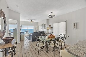 Stunning Oceanfront Condo With Resort Amenities 3 Bedroom Condo by Red