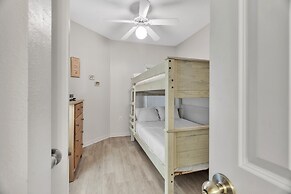 Stunning Oceanfront Condo With Resort Amenities 3 Bedroom Condo by Red