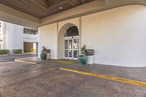 Stunning Oceanfront Condo With Resort Amenities 3 Bedroom Condo by Red