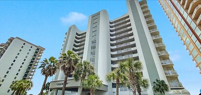 Stunning Oceanfront Condo With Resort Amenities 3 Bedroom Condo by Red