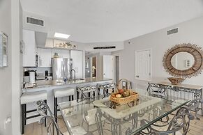 Stunning Oceanfront Condo With Resort Amenities 3 Bedroom Condo by Red