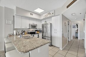 Stunning Oceanfront Condo With Resort Amenities 3 Bedroom Condo by Red