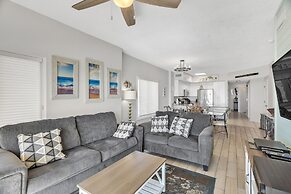 Stunning Oceanfront Condo With Resort Amenities 3 Bedroom Condo by Red