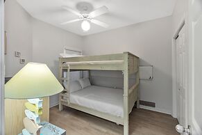 Stunning Oceanfront Condo With Resort Amenities 3 Bedroom Condo by Red