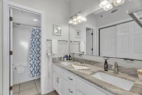 Stunning Oceanfront Condo With Resort Amenities 3 Bedroom Condo by Red