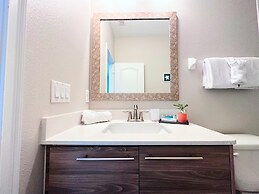 Balmoral Resort-195al 3 Bedroom Home by RedAwning