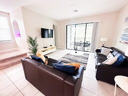 Balmoral Resort-195al 3 Bedroom Home by RedAwning