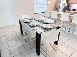 Balmoral Resort-195al 3 Bedroom Home by RedAwning