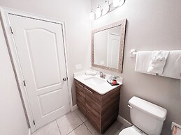 Balmoral Resort-195al 3 Bedroom Home by RedAwning