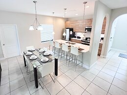 Balmoral Resort-195al 3 Bedroom Home by RedAwning