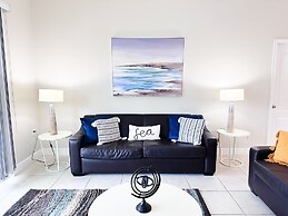 Balmoral Resort-195al 3 Bedroom Home by RedAwning